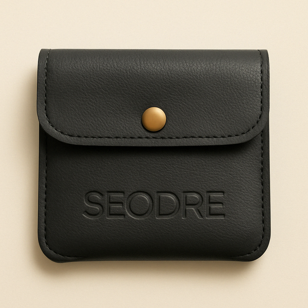 🎁  Luxe Faux Pouch