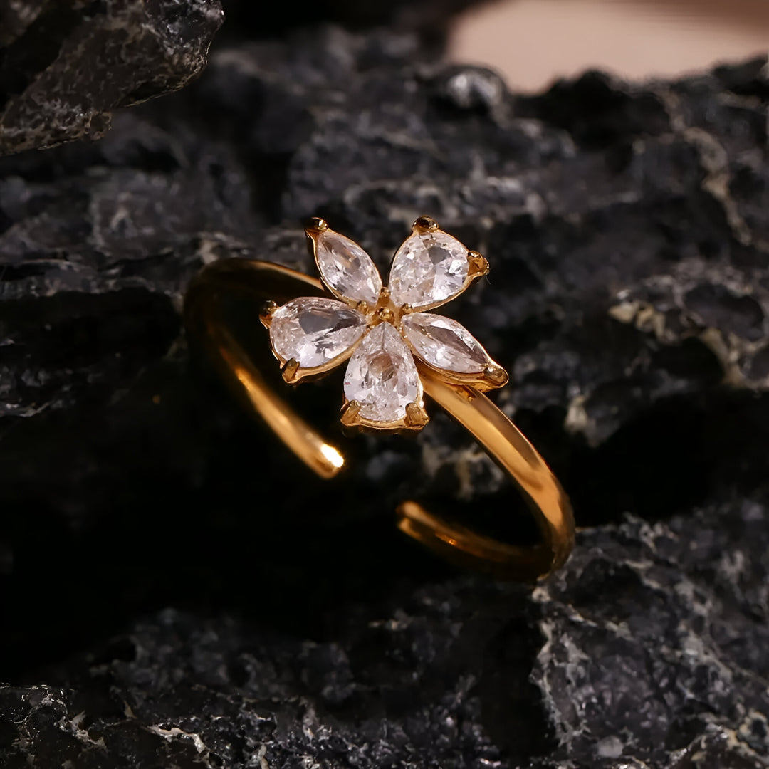Dainty Zircon Ring (Adjustable)
