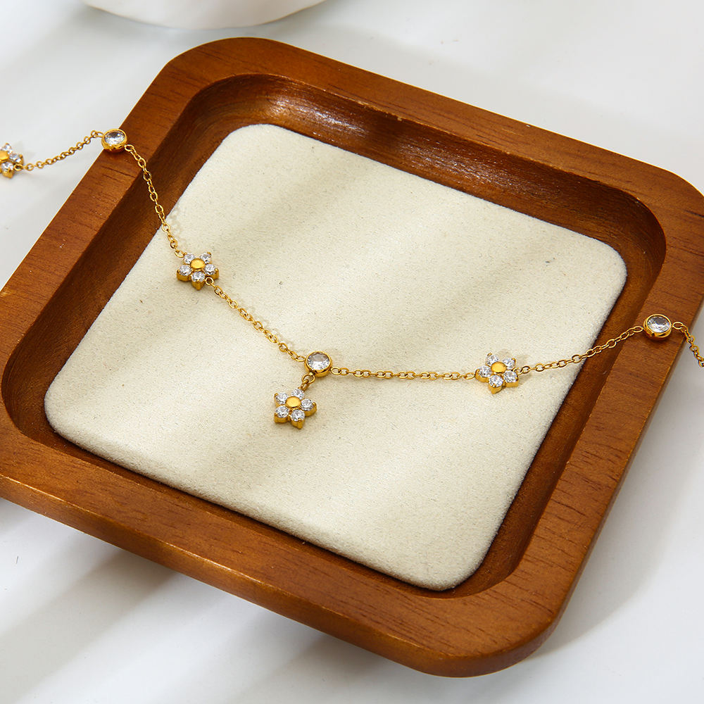 Clover Necklace