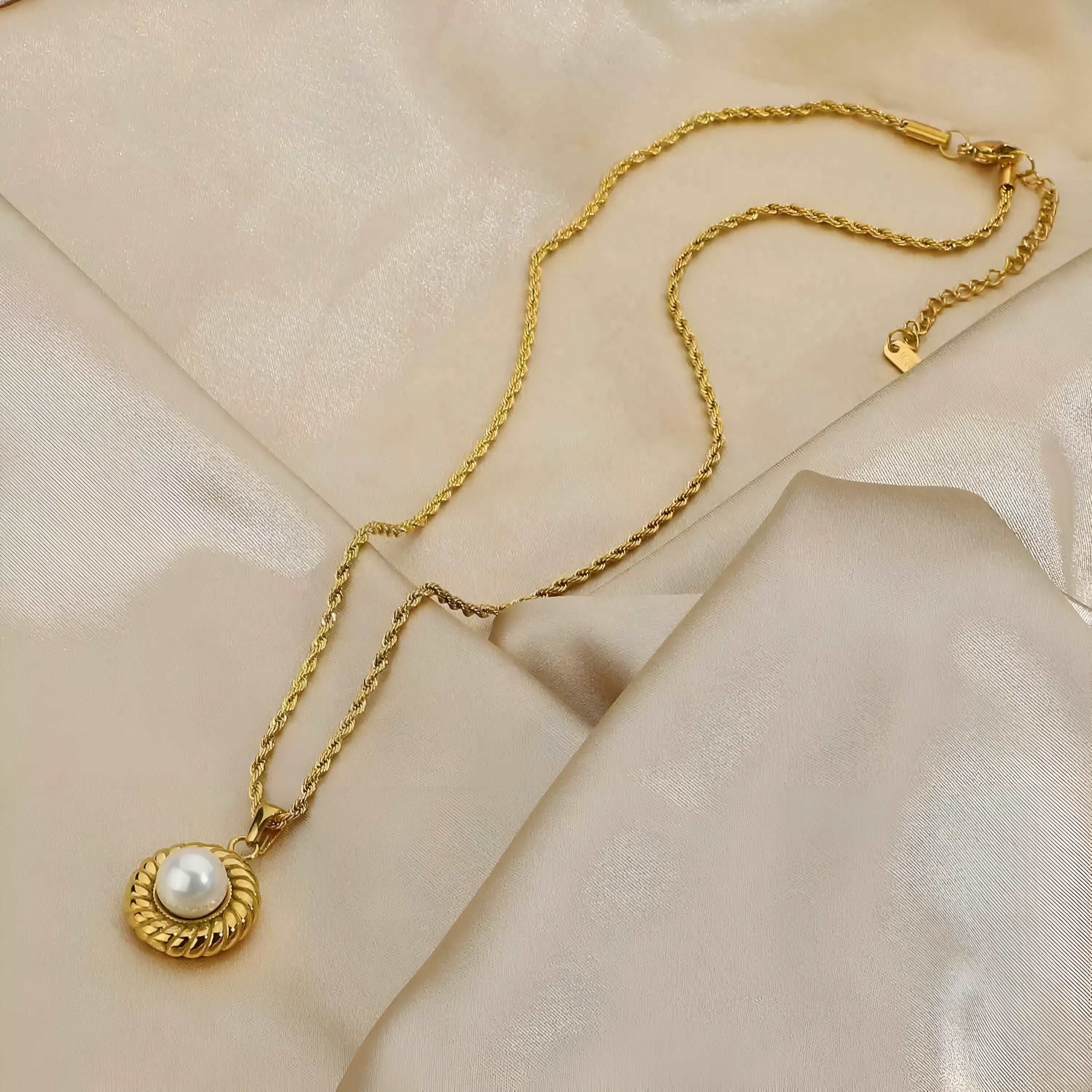 Pearl Twist - 18K PVD Gold Plated